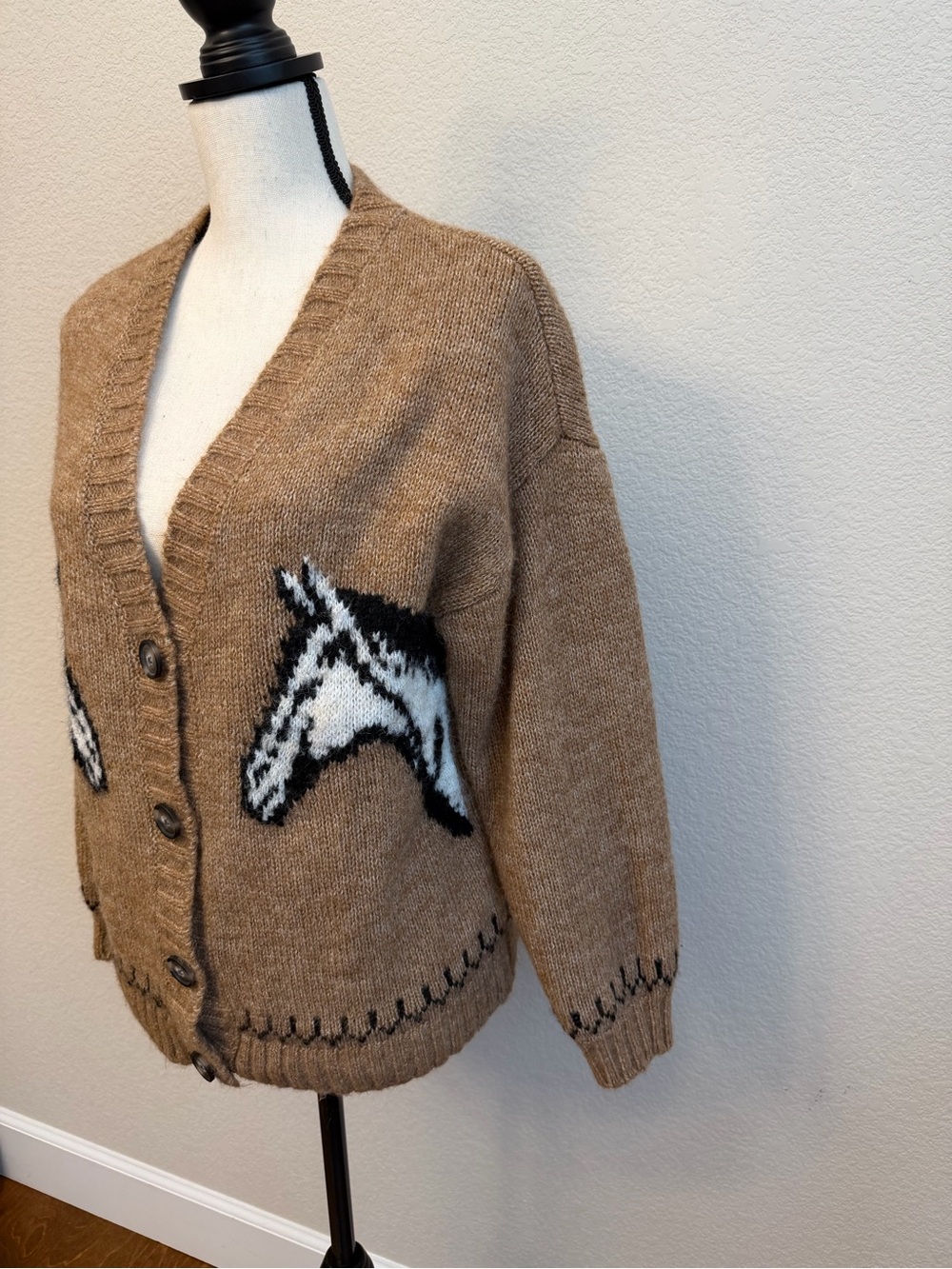 Old Navy Brown Horse Intarsia V-Neck Button Cardigan oversized Sz S Wool Blend - Picture 4 of 13